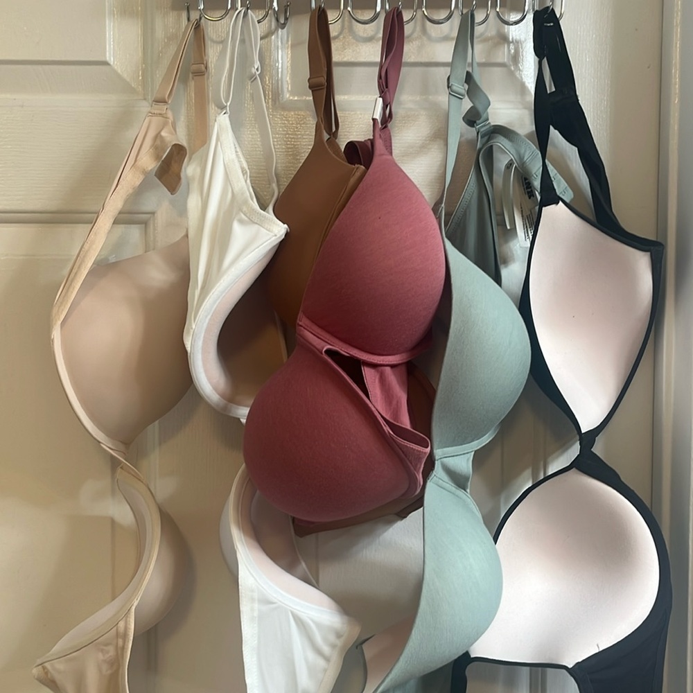 Lot of Victoria’s Secret Pink push up bras 40C